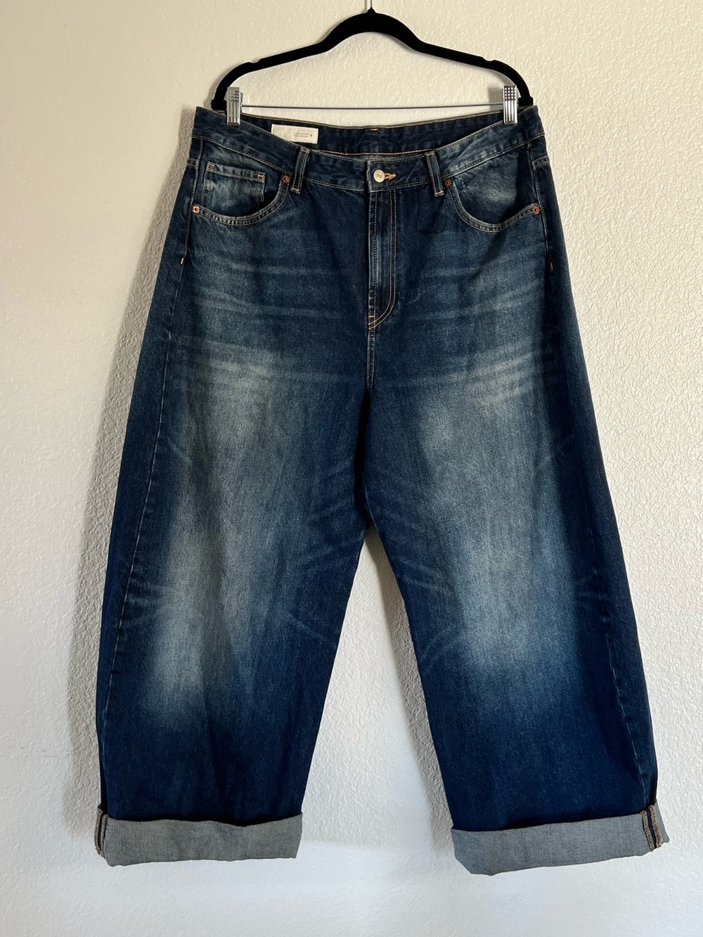Zara High Rise Barrel Leg Jeans 14 Medium Wash NWOT Trendy Minimalist Denim